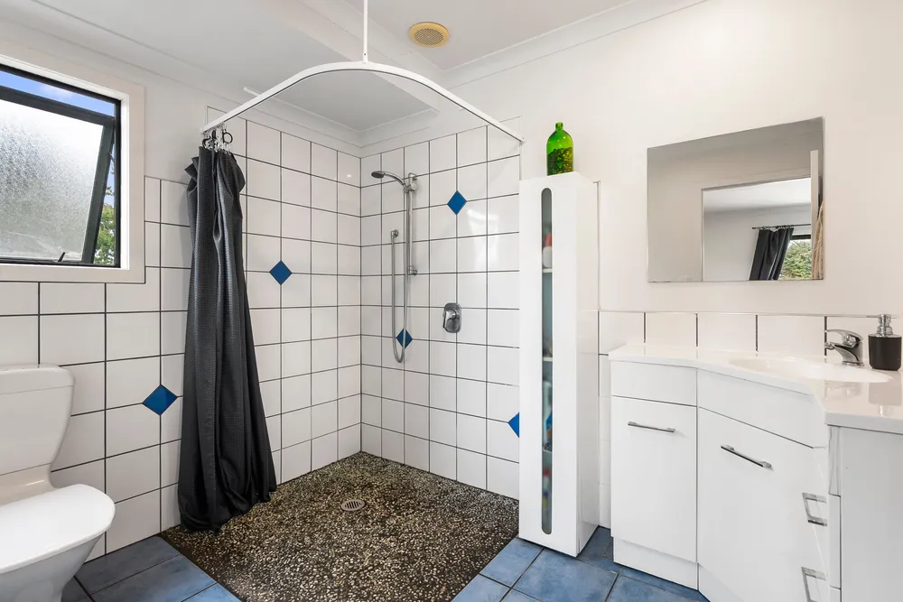 Photos of 17 Brewster Road