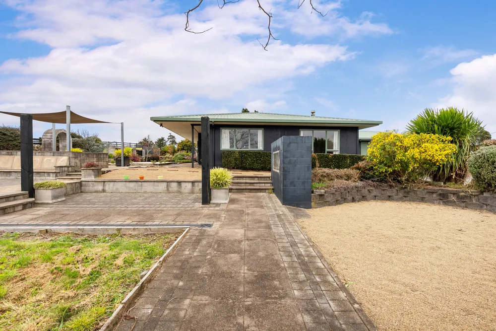 Photos of 17 Brewster Road