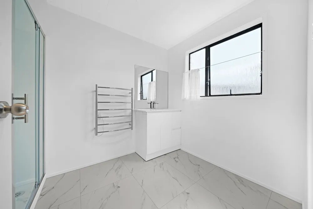Photos of 73 Pah Road