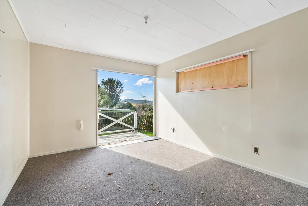 Photos of 127 Smeaton Drive
