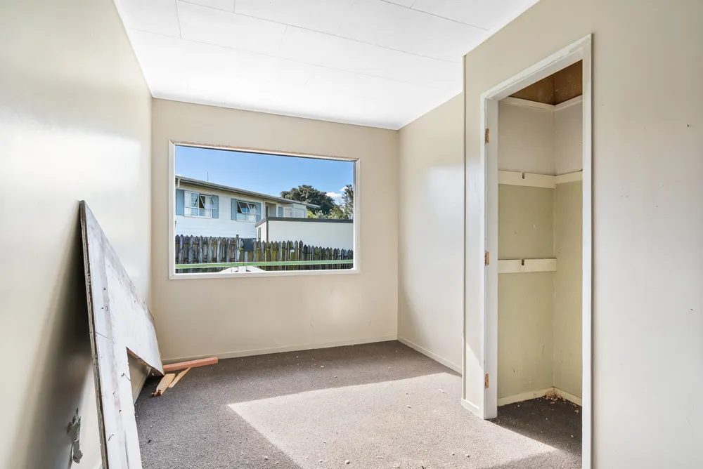 Photos of 127 Smeaton Drive