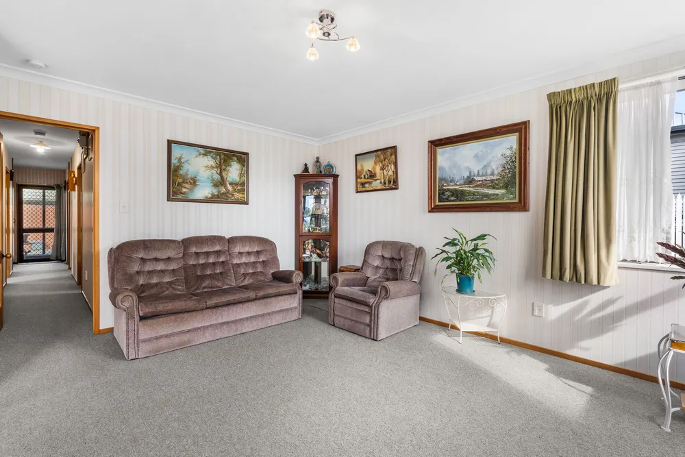Photos of 200 Williams Street