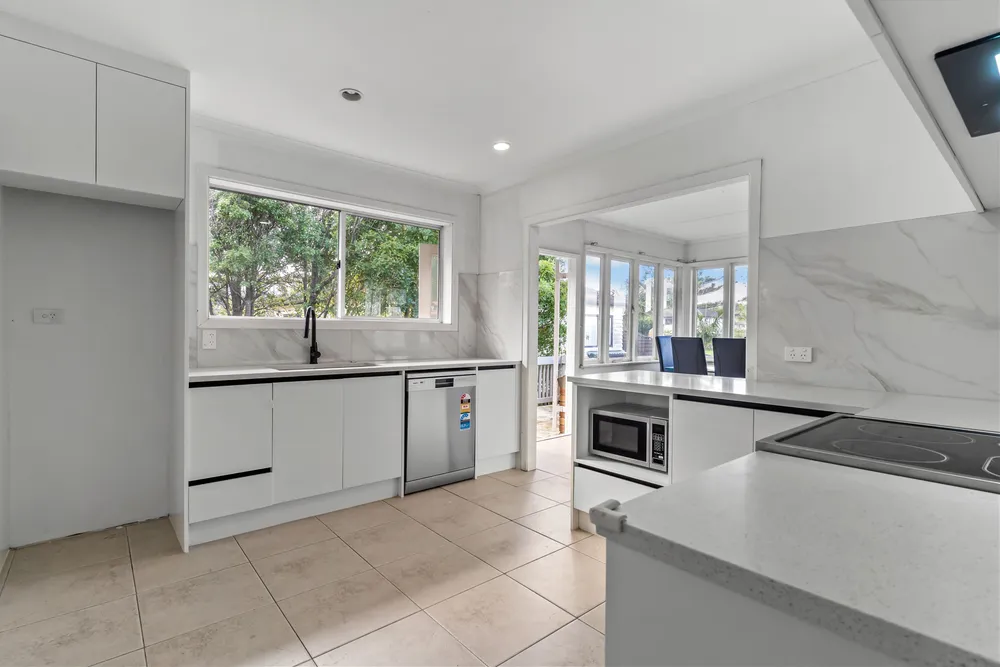 Photos of 114 Alfriston Road