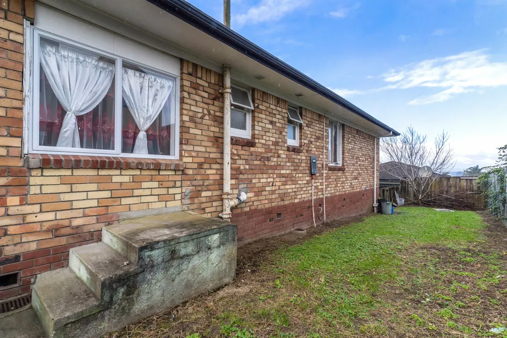 Photos of 114 Alfriston Road