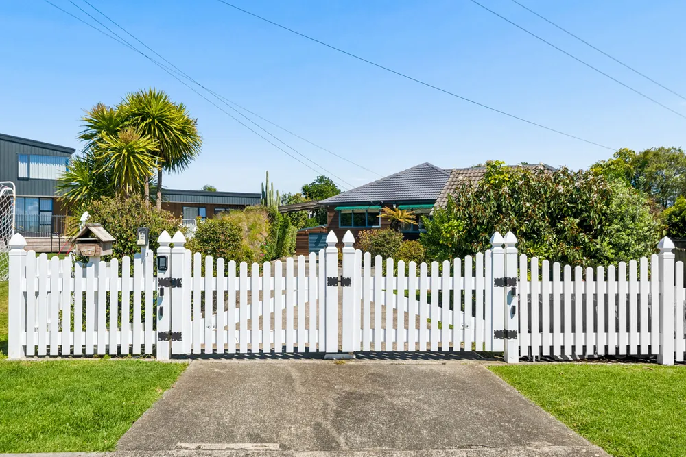 Photos of 17 Ngaio Avenue