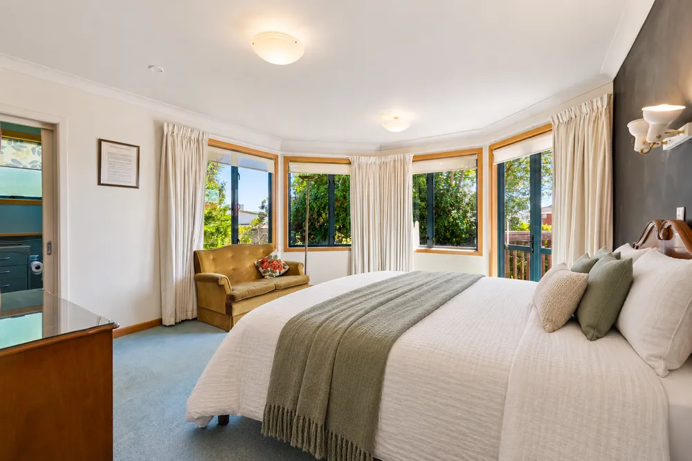 Photos of 17 Ngaio Avenue