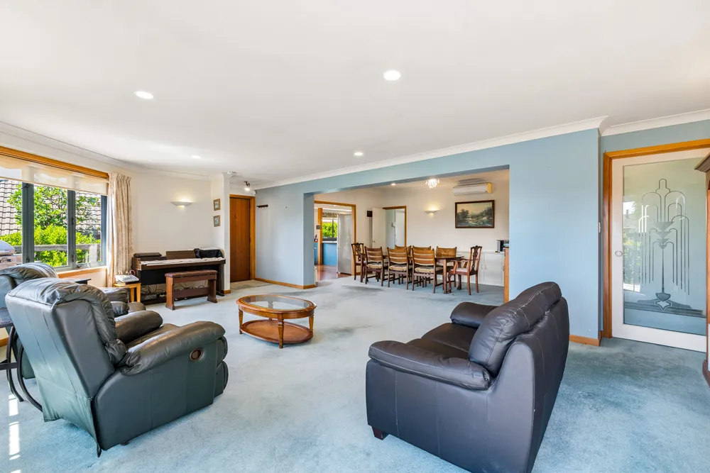 Photos of 17 Ngaio Avenue
