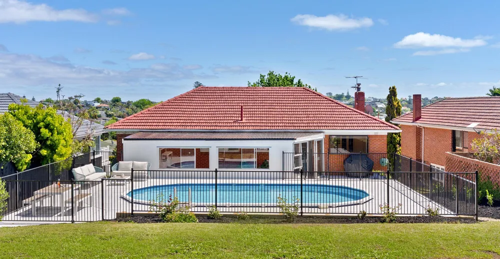 Photos of 5 Coates Road