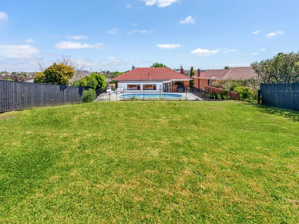 Photos of 5 Coates Road
