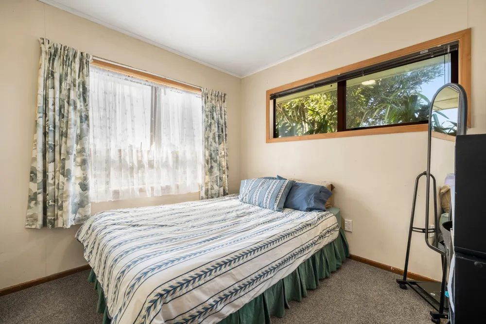 Photos of 16 Antrim Crescent