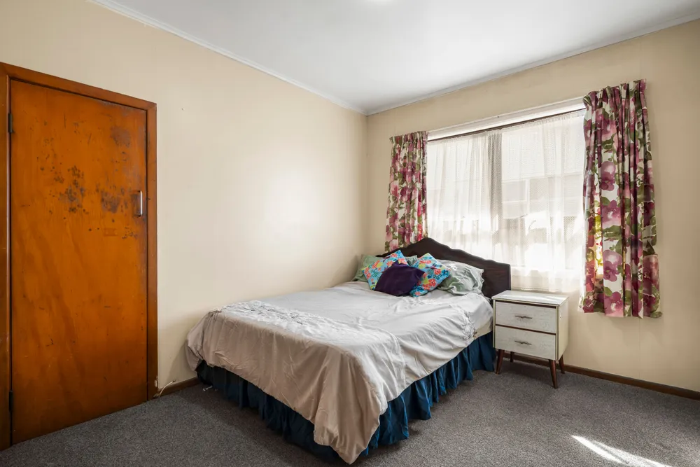 Photos of 16 Antrim Crescent