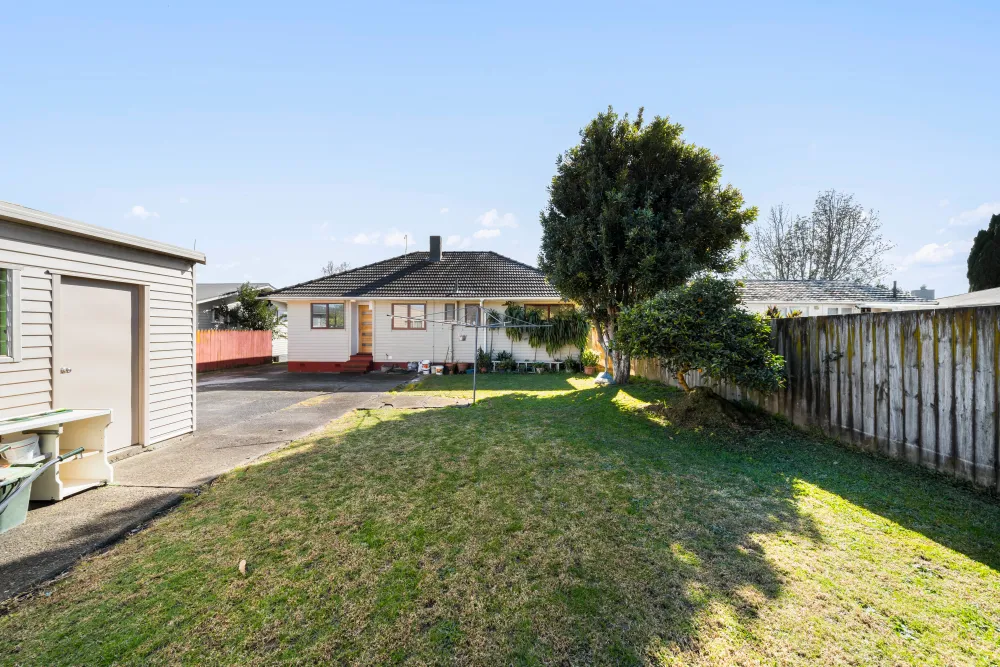 Photos of 16 Antrim Crescent