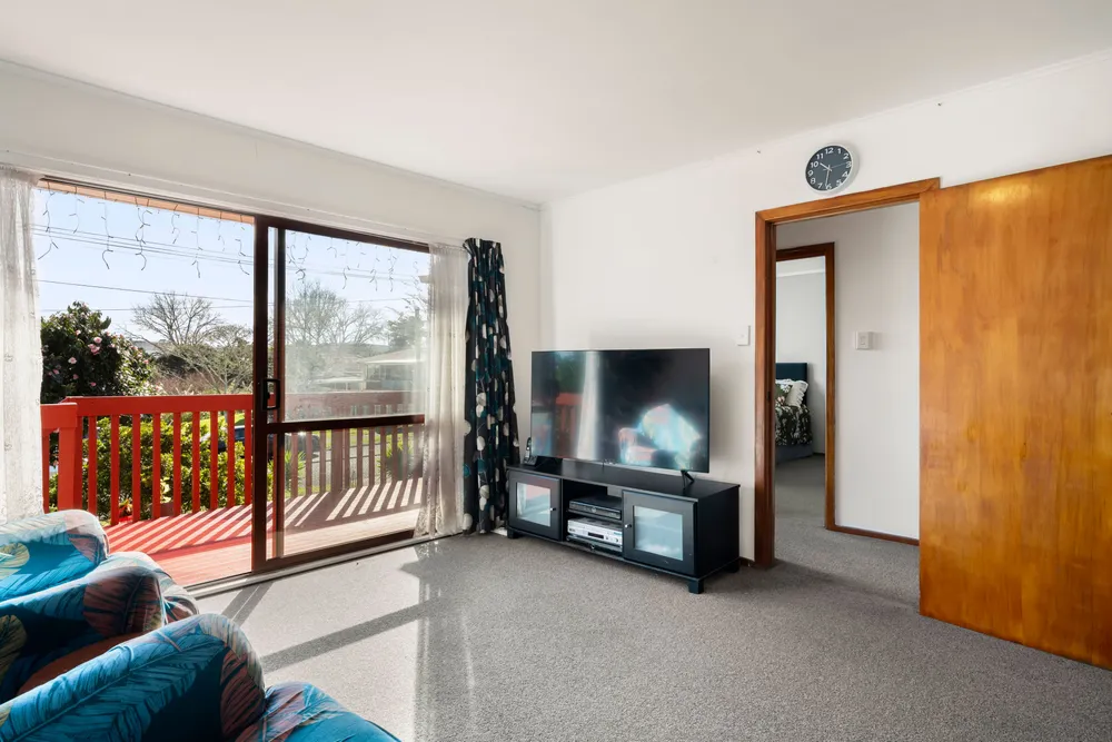 Photos of 16 Antrim Crescent