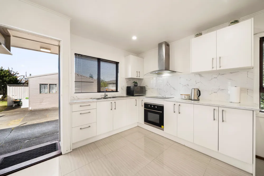 Photos of 16 Antrim Crescent