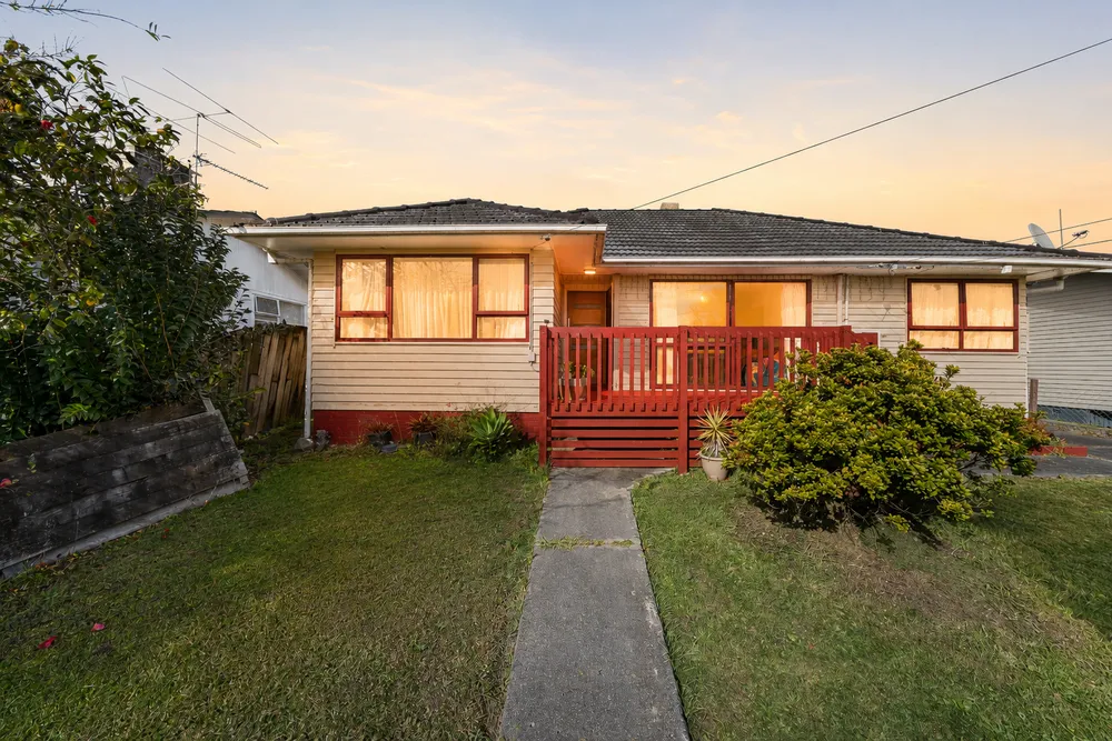 Photos of 16 Antrim Crescent