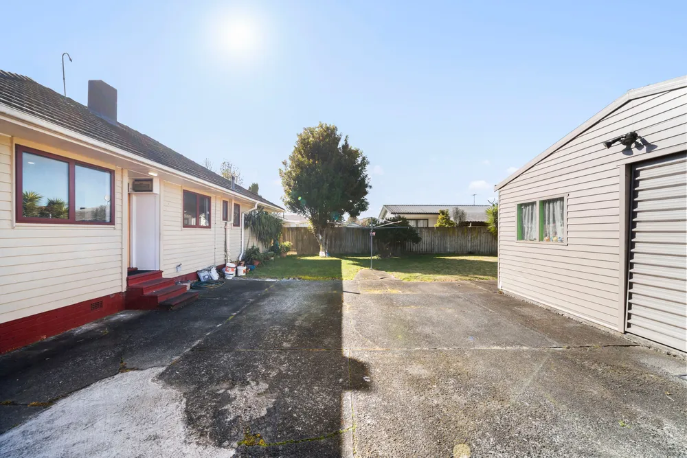 Photos of 16 Antrim Crescent