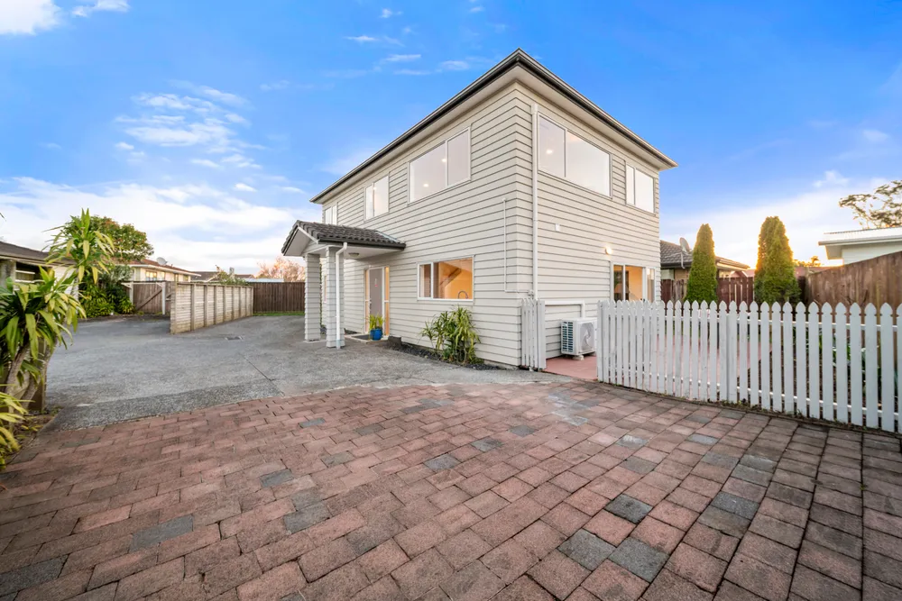 Photos of 419A Bucklands Beach Road