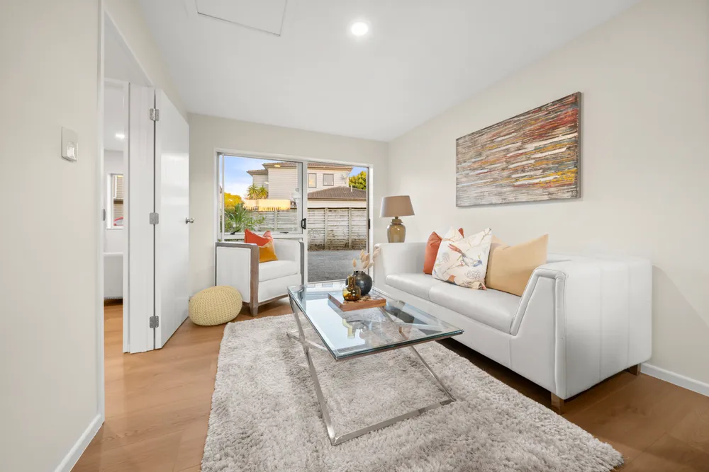Photos of 419A Bucklands Beach Road