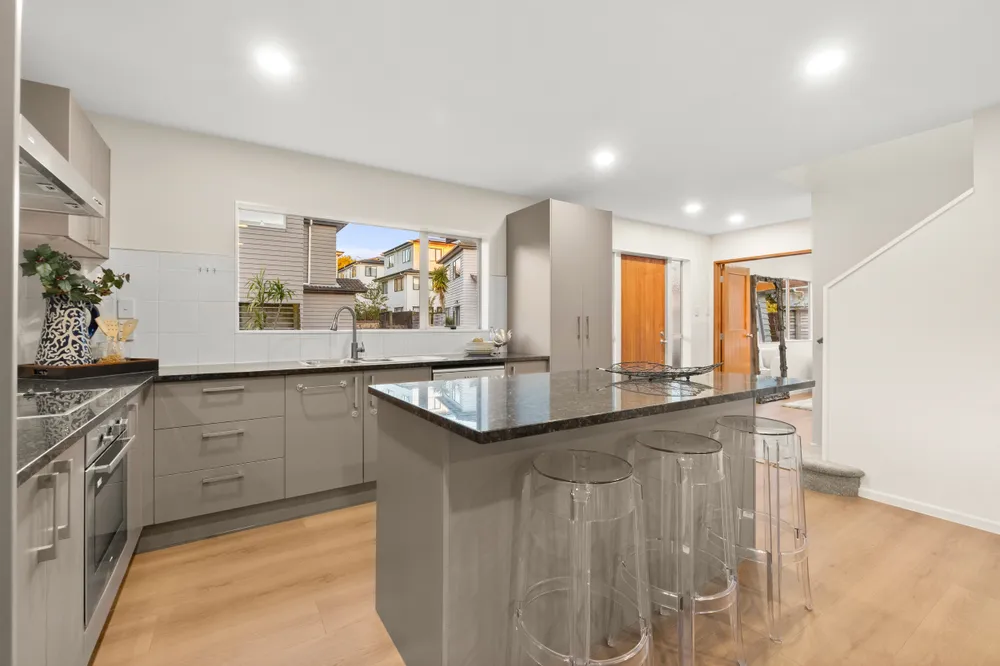 Photos of 419A Bucklands Beach Road
