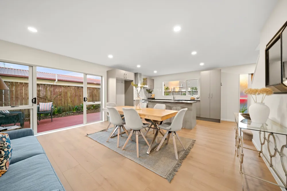 Photos of 419A Bucklands Beach Road
