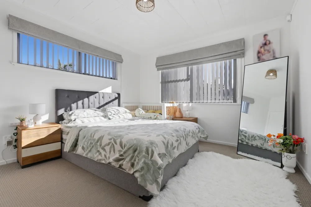 Photos of 39 Thornlow Street
