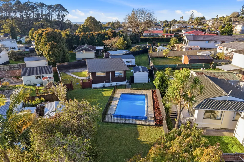 Photos of 39 Thornlow Street