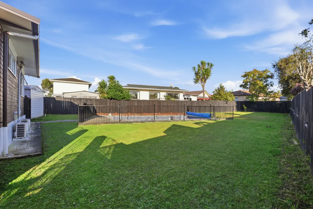 Photos of 39 Thornlow Street