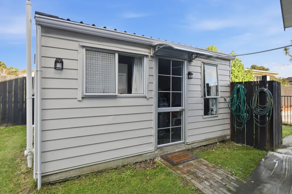 Photos of 39 Thornlow Street