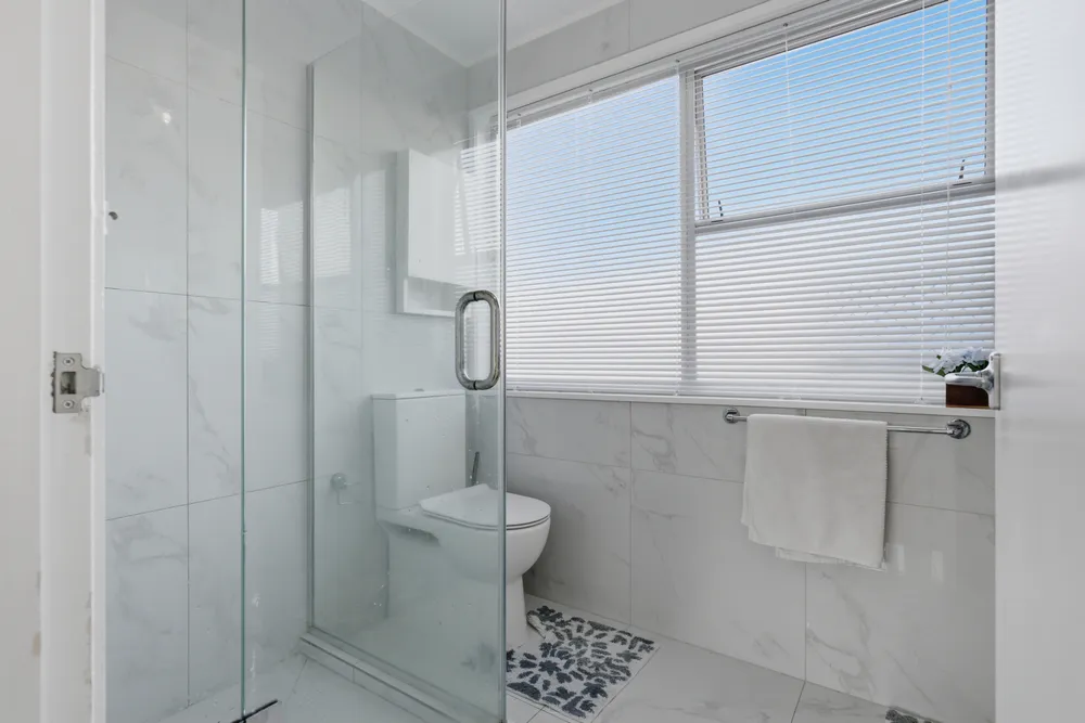 Photos of 39 Thornlow Street