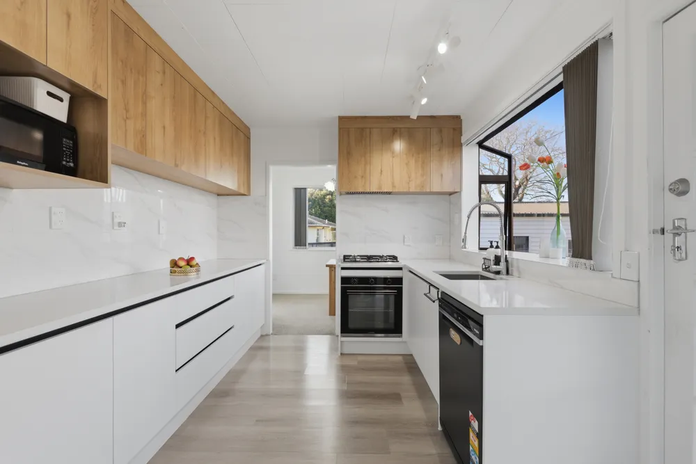 Photos of 39 Thornlow Street