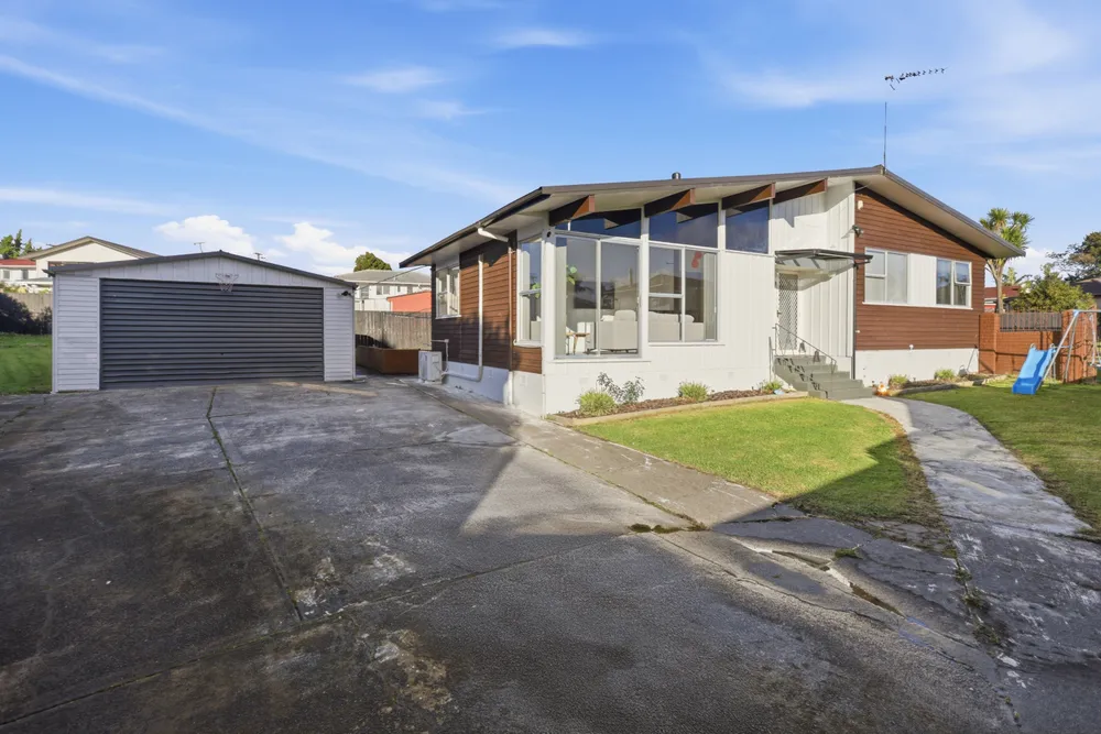 Photos of 39 Thornlow Street