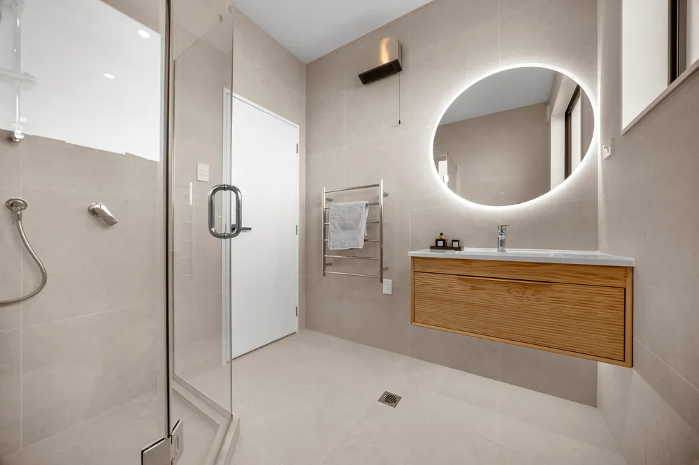 Photos of 1 Selwyn Crescent