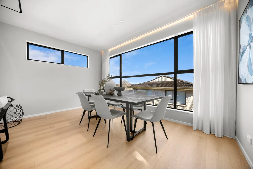 Photos of 1 Selwyn Crescent