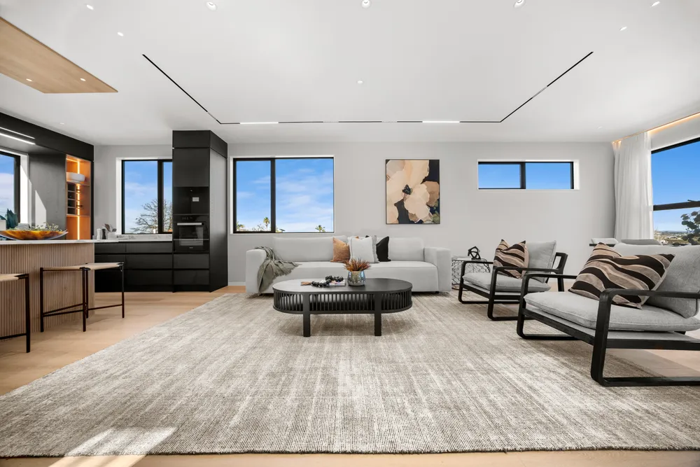 Photos of 1 Selwyn Crescent
