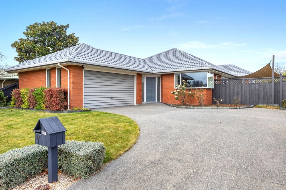 Photos of 47 Showgate Avenue